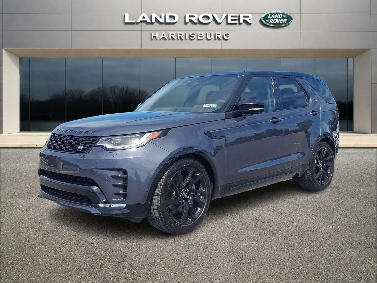 Used 2025 Land Rover Discovery Dynamic SE AWD/4WD image 1