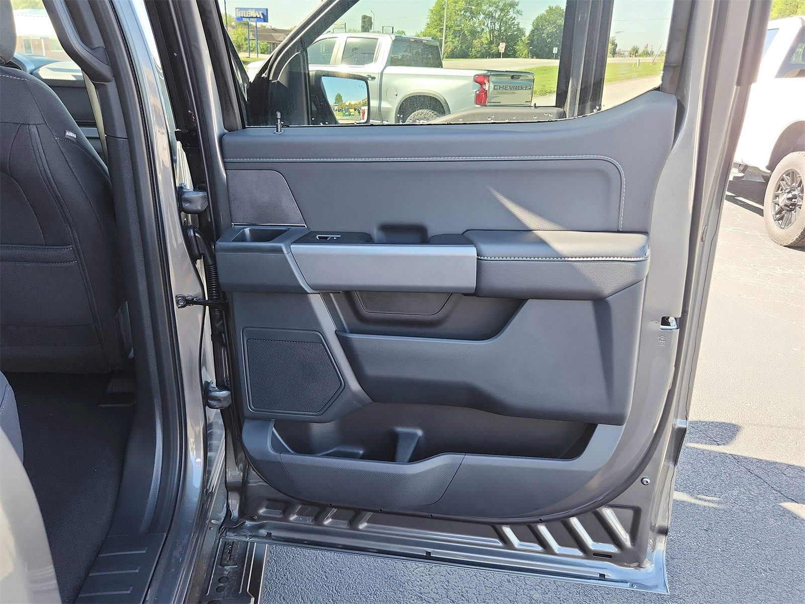 New 2025 Ford F150 XLT w/ Equipment Group 302A MID image 28