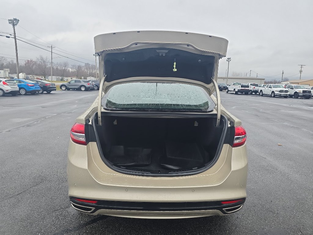 Used 2018 Ford Fusion SE image 9