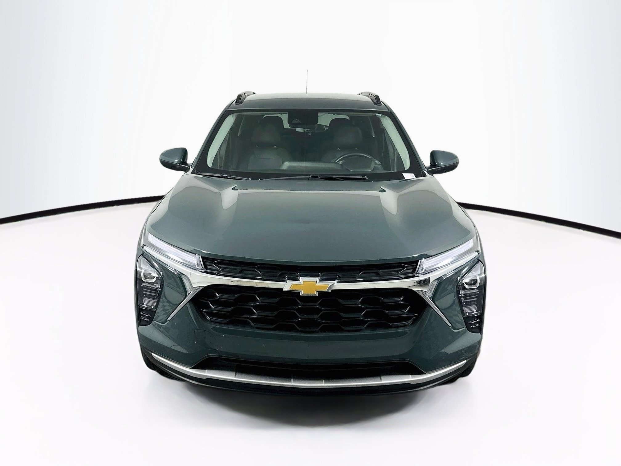 Used 2026 Chevrolet Trax LT w/ Driver Confidence Package FWD image 2