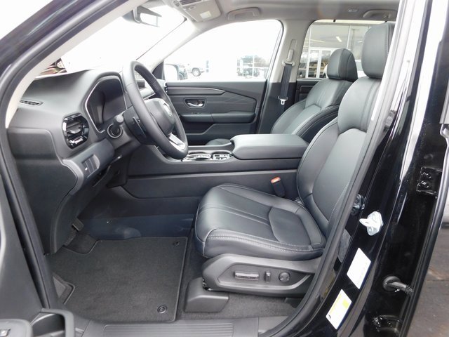 New 2026 Honda Pilot Touring image 13