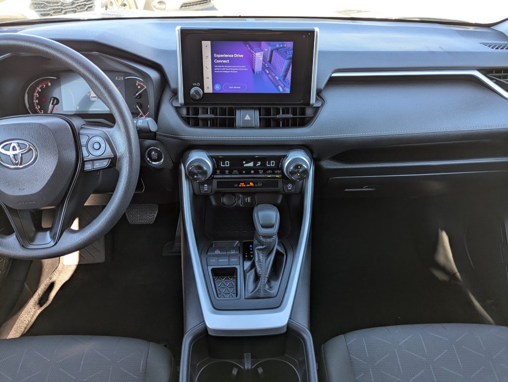 Used 2025 Toyota RAV4 XLE FWD image 18