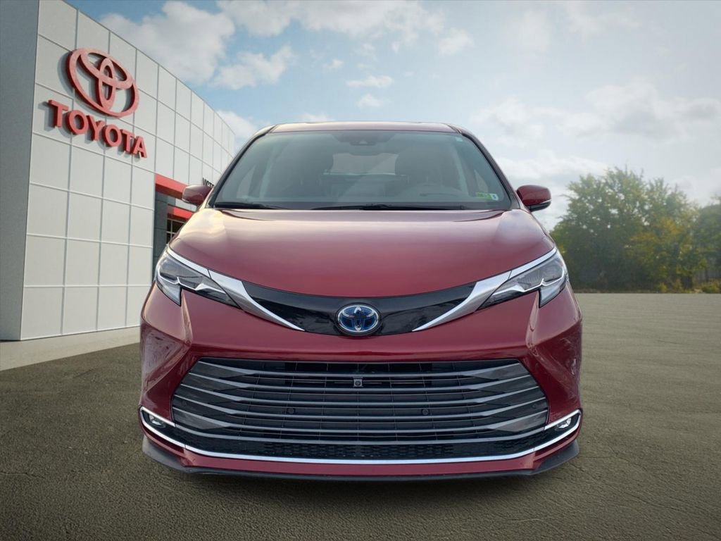 Used 2021 Toyota Sienna Platinum image 8