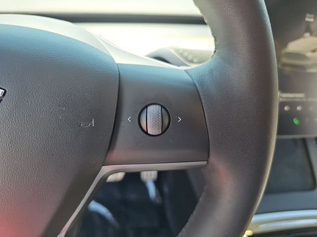 Used 2022 Tesla Model Y Performance AWD/4WD image 16