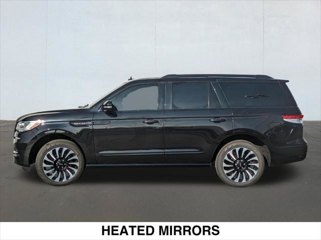 Used 2024 Lincoln Navigator Reserve AWD/4WD image 2