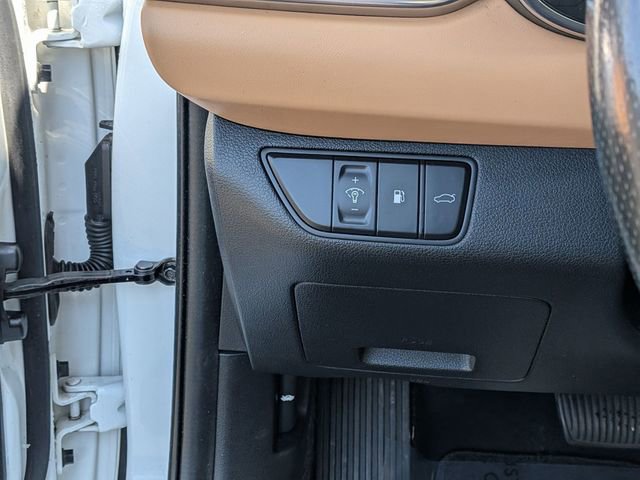 Used 2022 Genesis G70 3.3T image 16