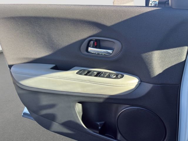Used 2022 Honda HR-V LX image 12