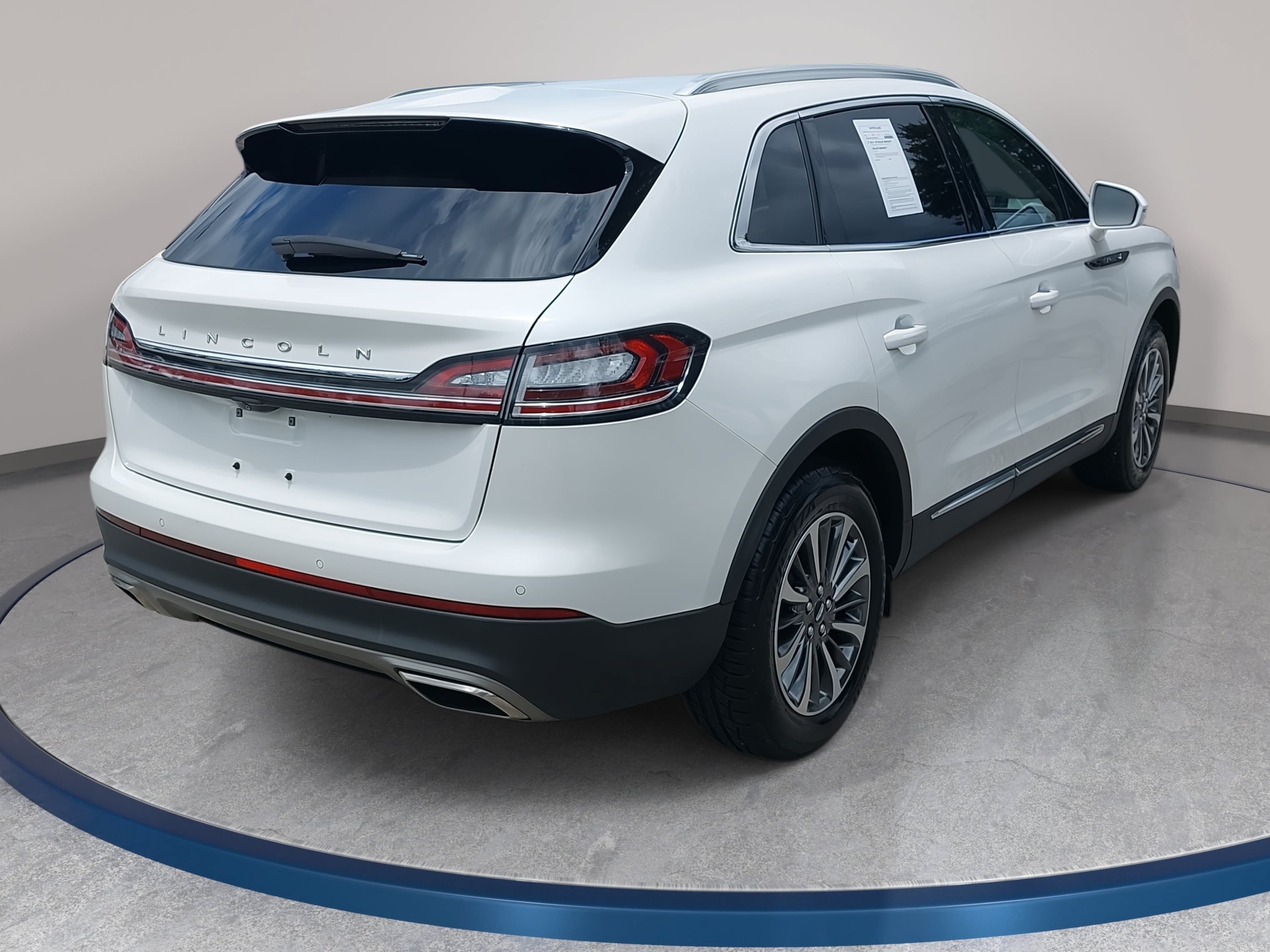 Used 2021 Lincoln Nautilus FWD w/ Equipment Group 101A image 5