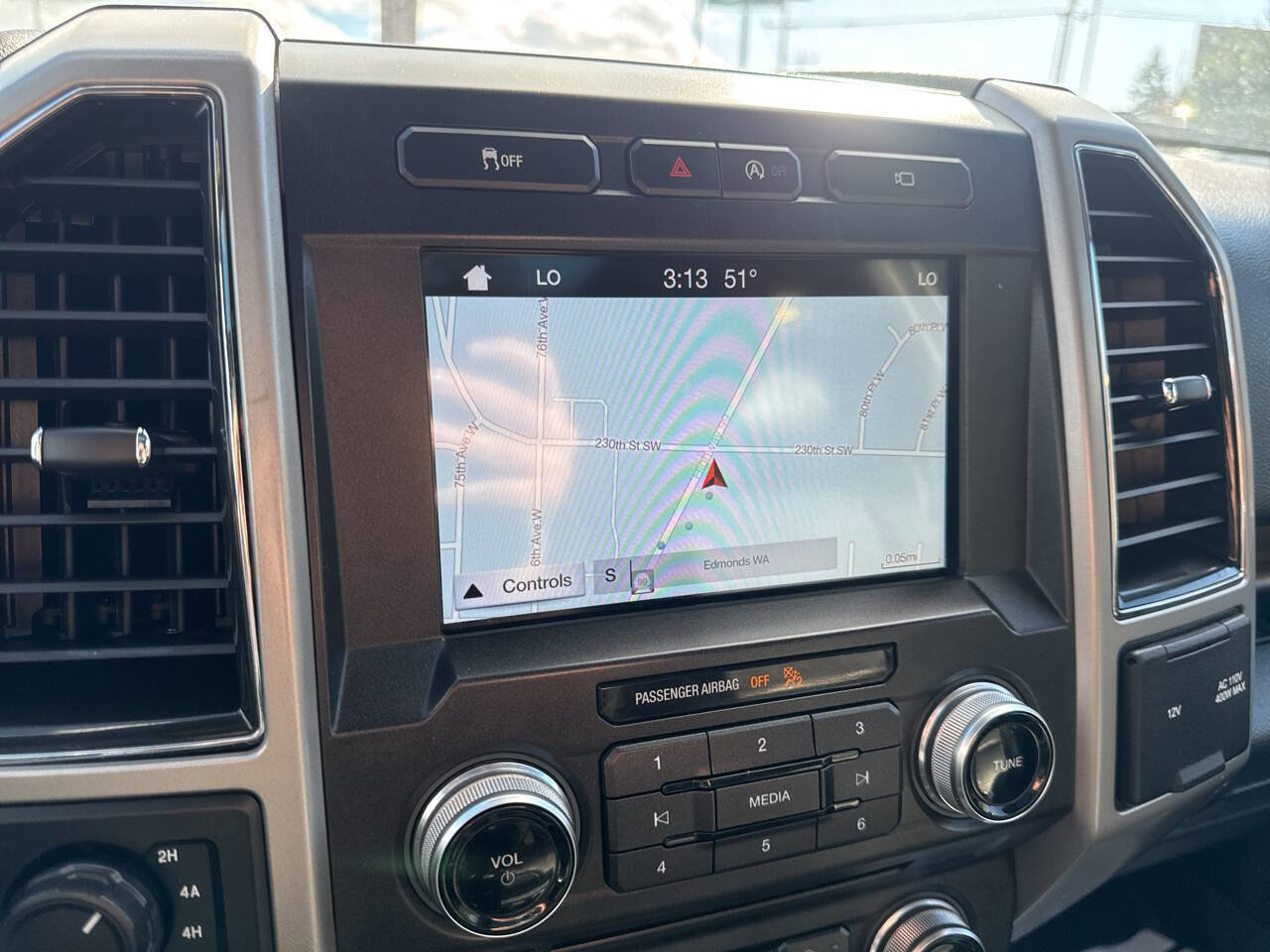 Used 2017 Ford F150 Lariat w/ Equipment Group 502A Luxury image 29