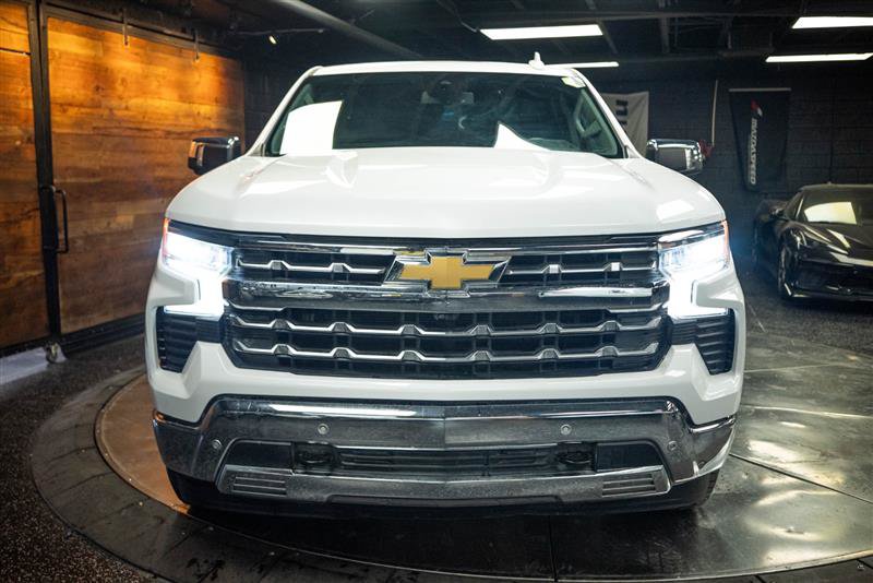 Used 2023 Chevrolet Silverado 1500 LTZ w/ LTZ Convenience Package II AWD/4WD image 4