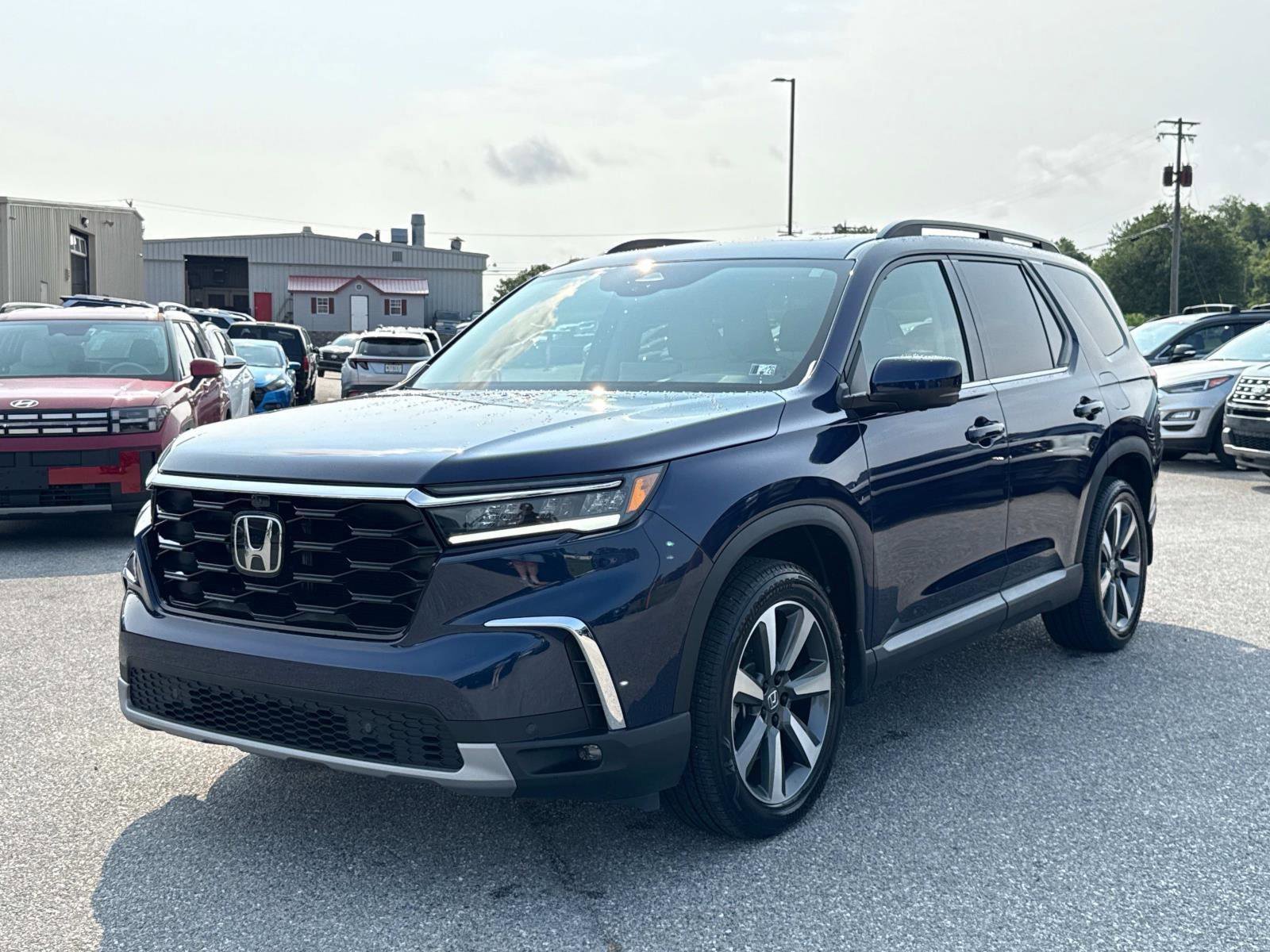 Used 2025 Honda Pilot Elite image 27