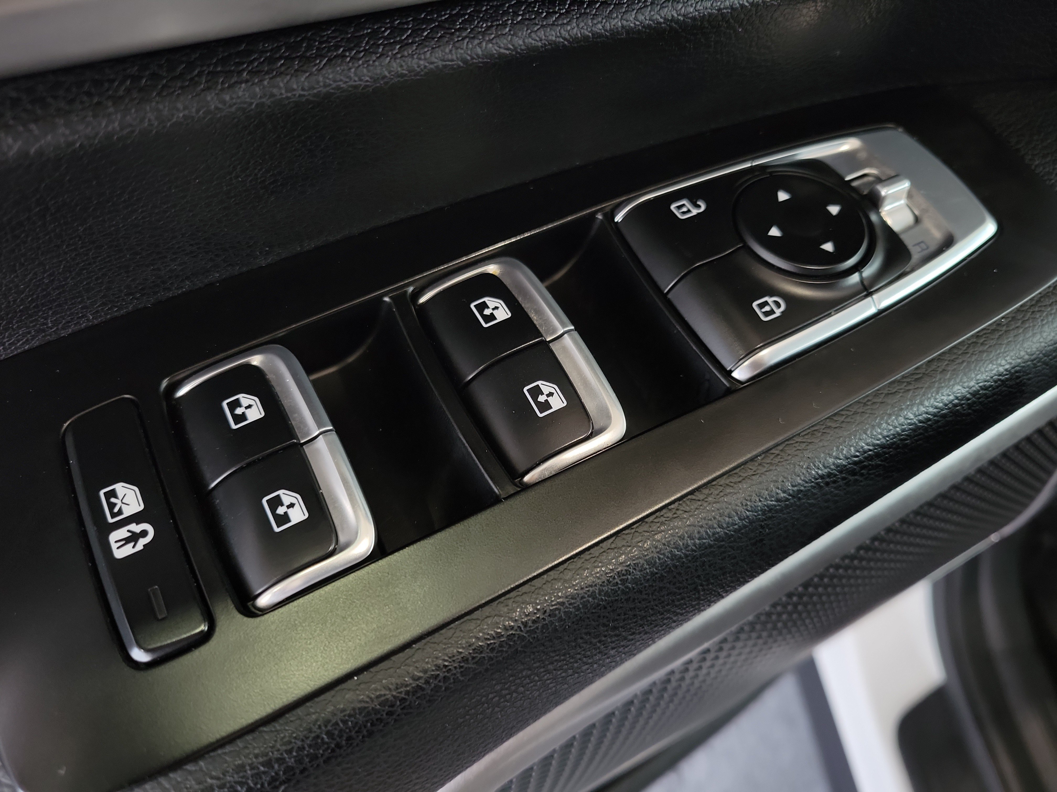 Used 2023 Kia Telluride LX AWD/4WD image 19
