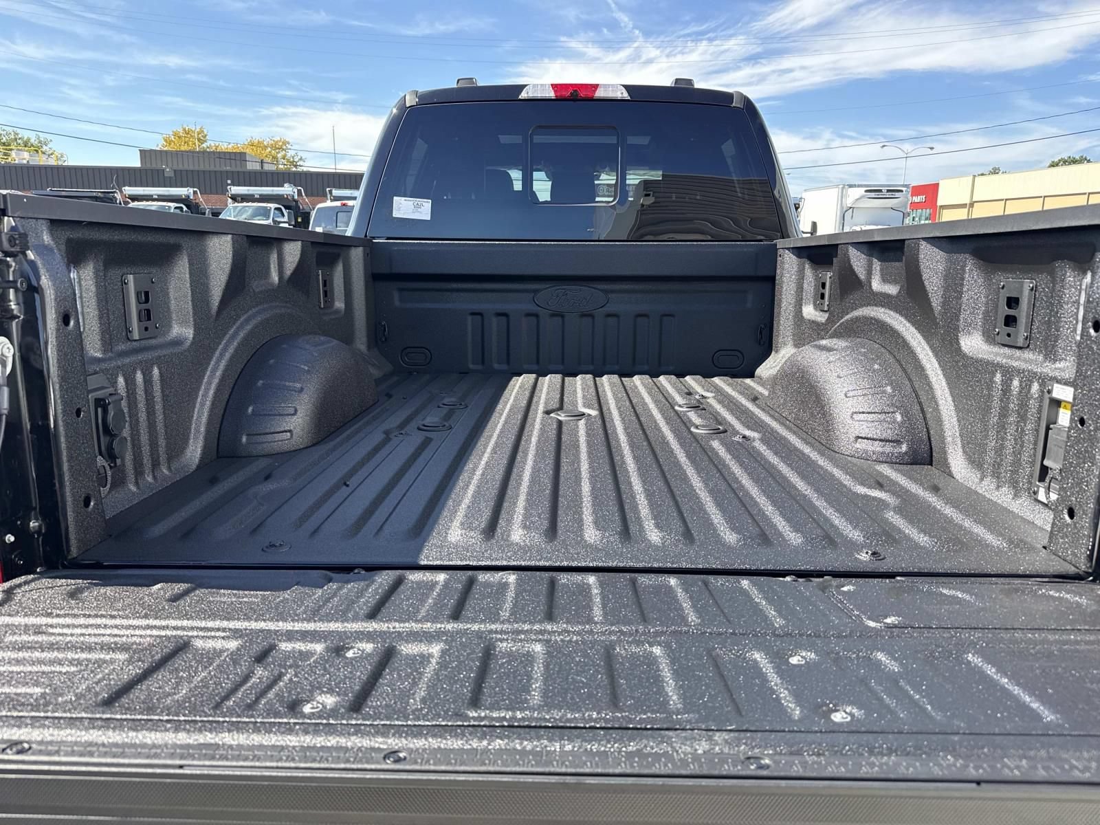 New 2027 Ford F350 Platinum w/ Tremor Off-Road Package AWD/4WD image 12