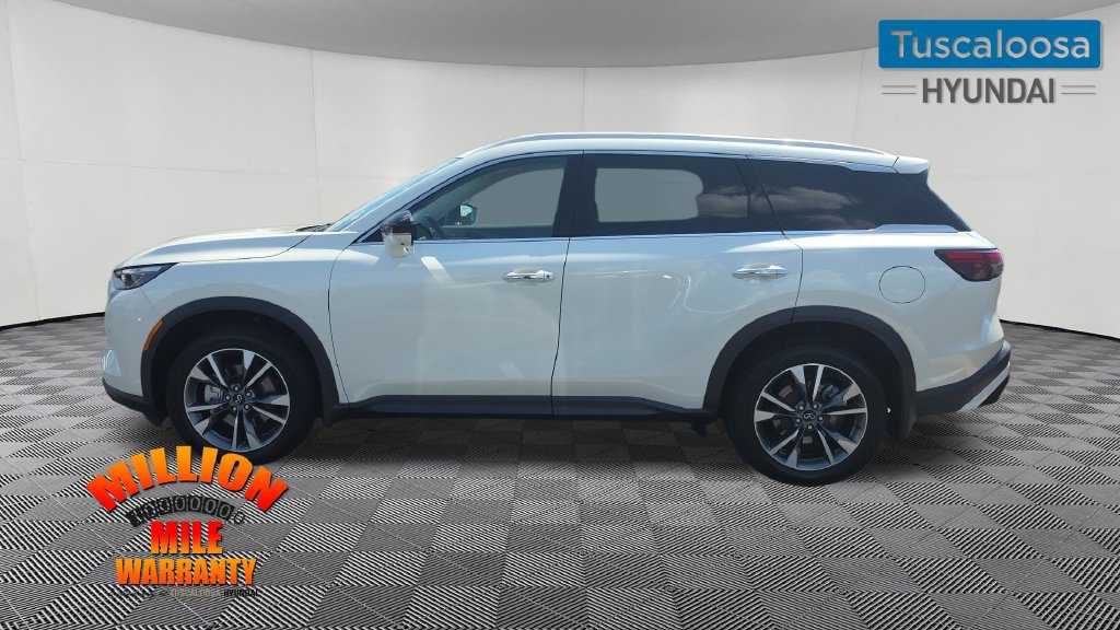 Used 2023 INFINITI QX60 Luxe w/ Cargo Package FWD image 4
