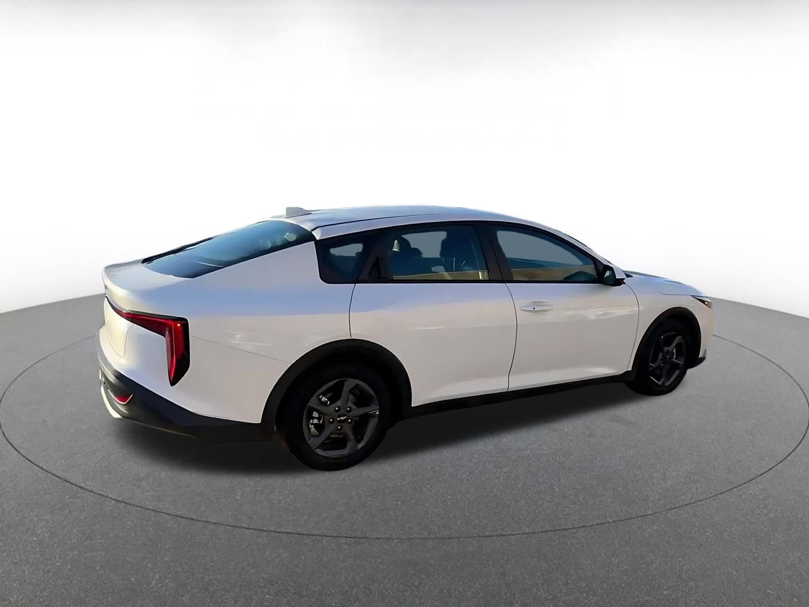 Used 2025 Kia K4 LXS image 14