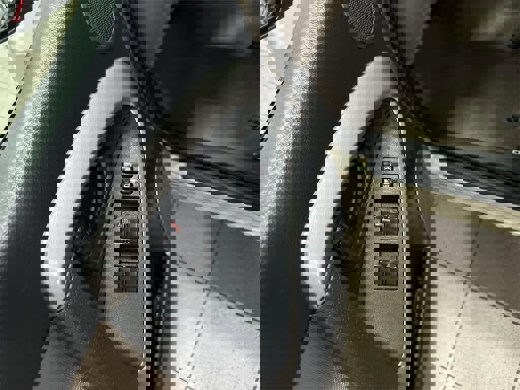 Used 2006 Toyota RAV4 2WD image 22