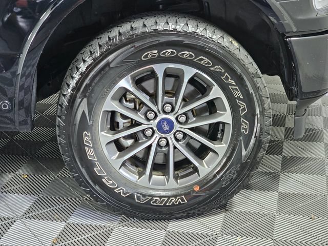 Used 2018 Ford F150 Lariat w/ Equipment Group 502A Luxury AWD/4WD image 9