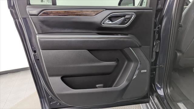 Used 2023 Chevrolet Suburban Premier RWD image 14