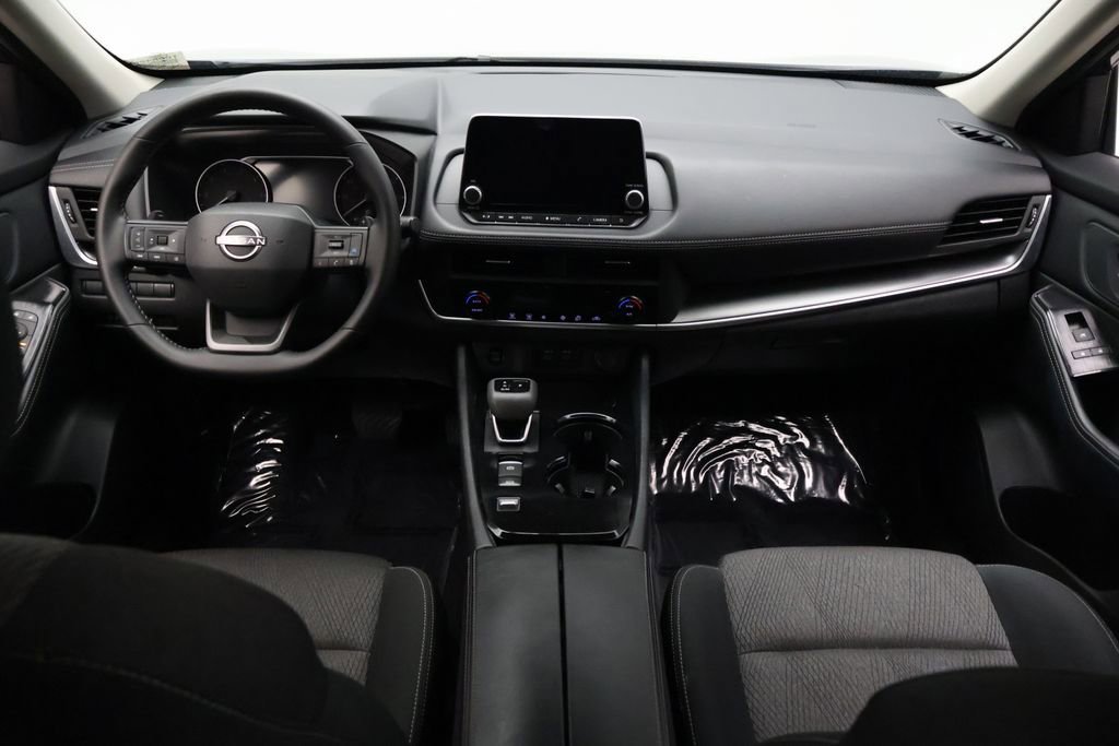 Used 2026 Nissan Rogue SV FWD image 24