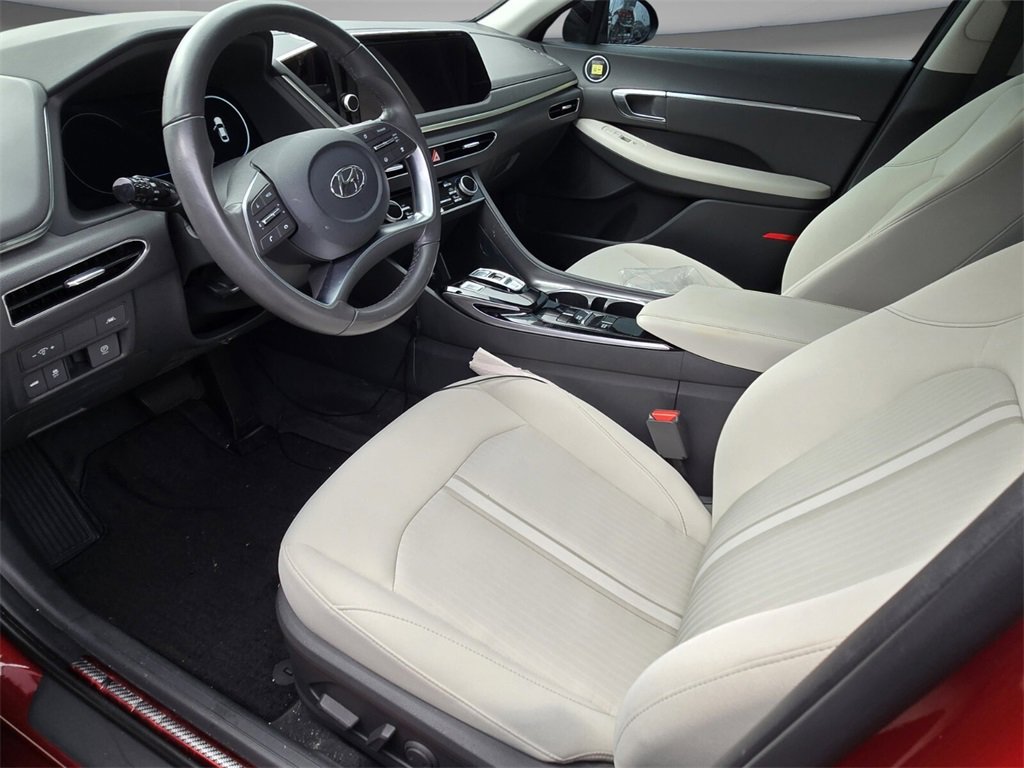 Certified 2023 Hyundai Sonata SEL w/ Convenience Package image 9