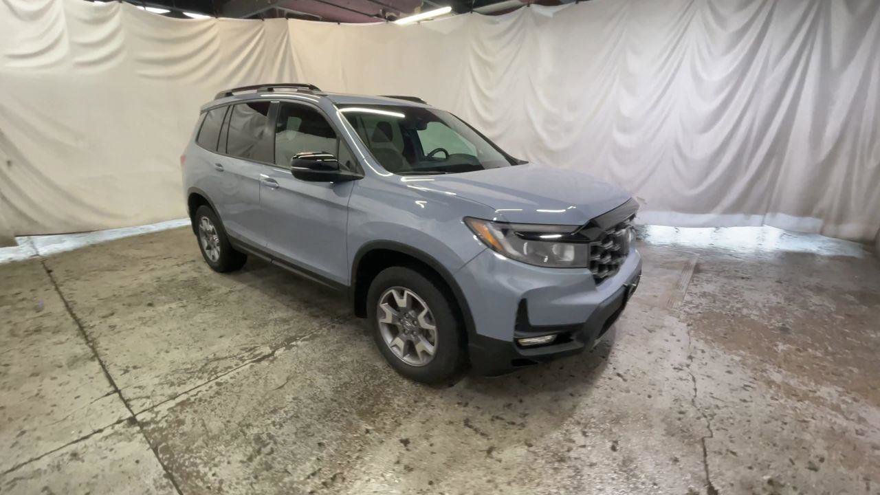 Used 2023 Honda Passport TrailSport image 2
