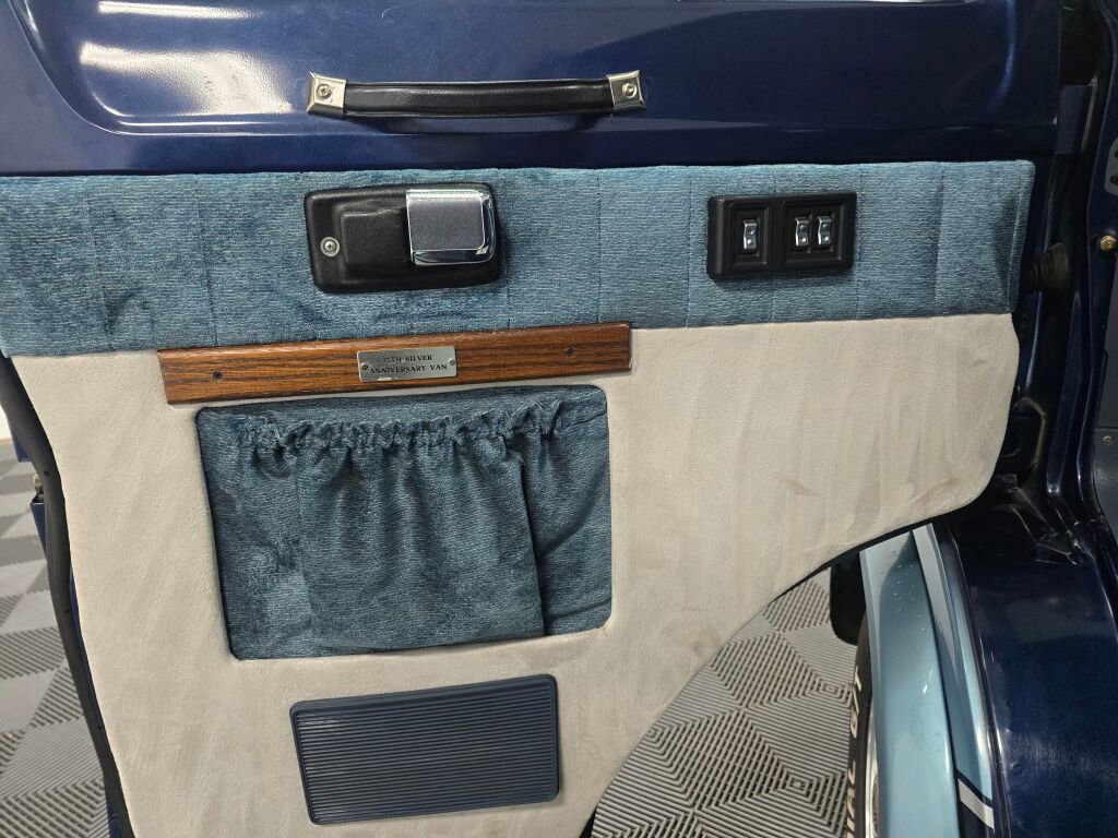 Used 1991 Dodge B2500 image 80