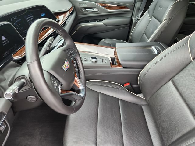 Used 2021 Cadillac Escalade Premium Luxury AWD/4WD image 9