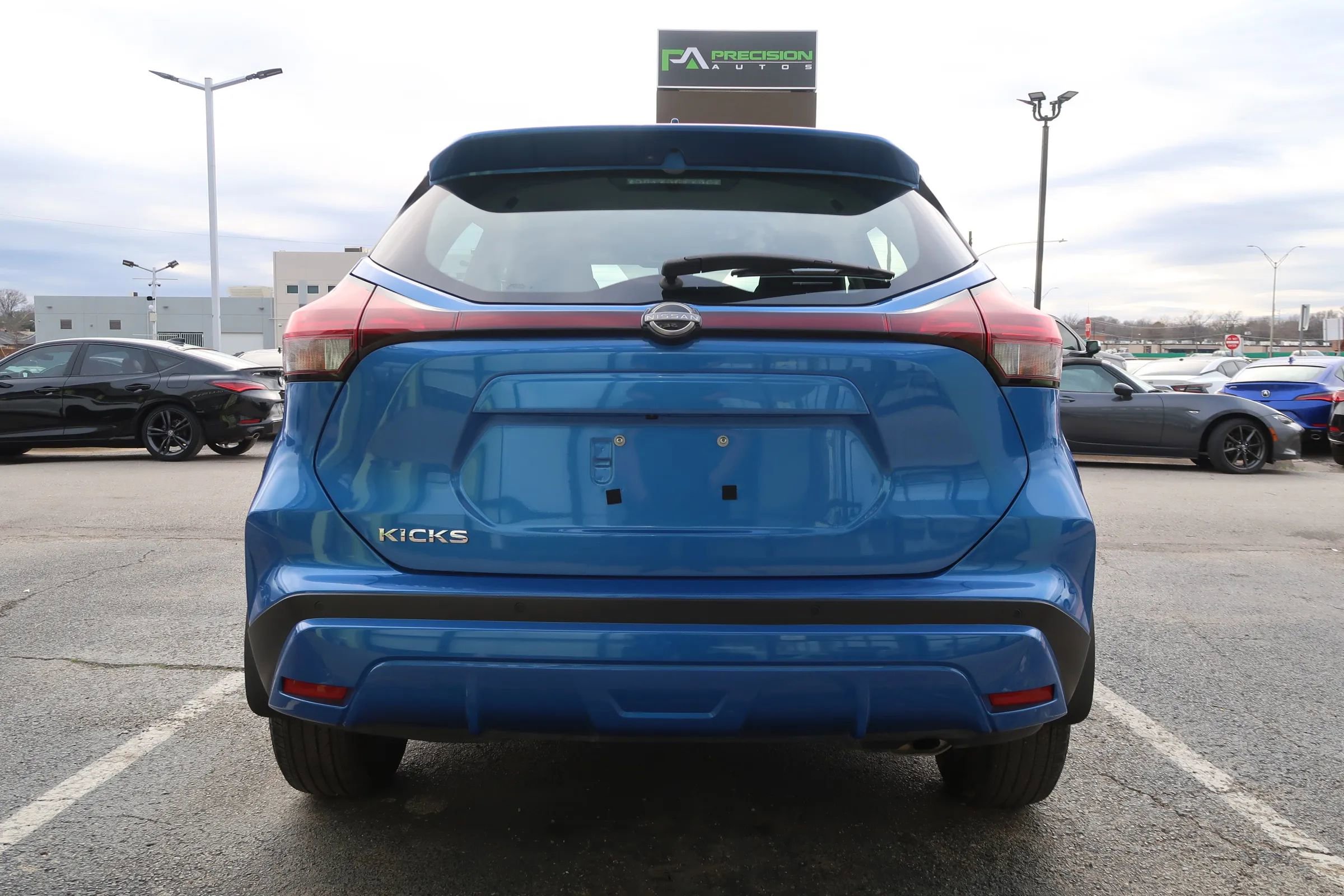 Used 2024 Nissan Kicks S image 9