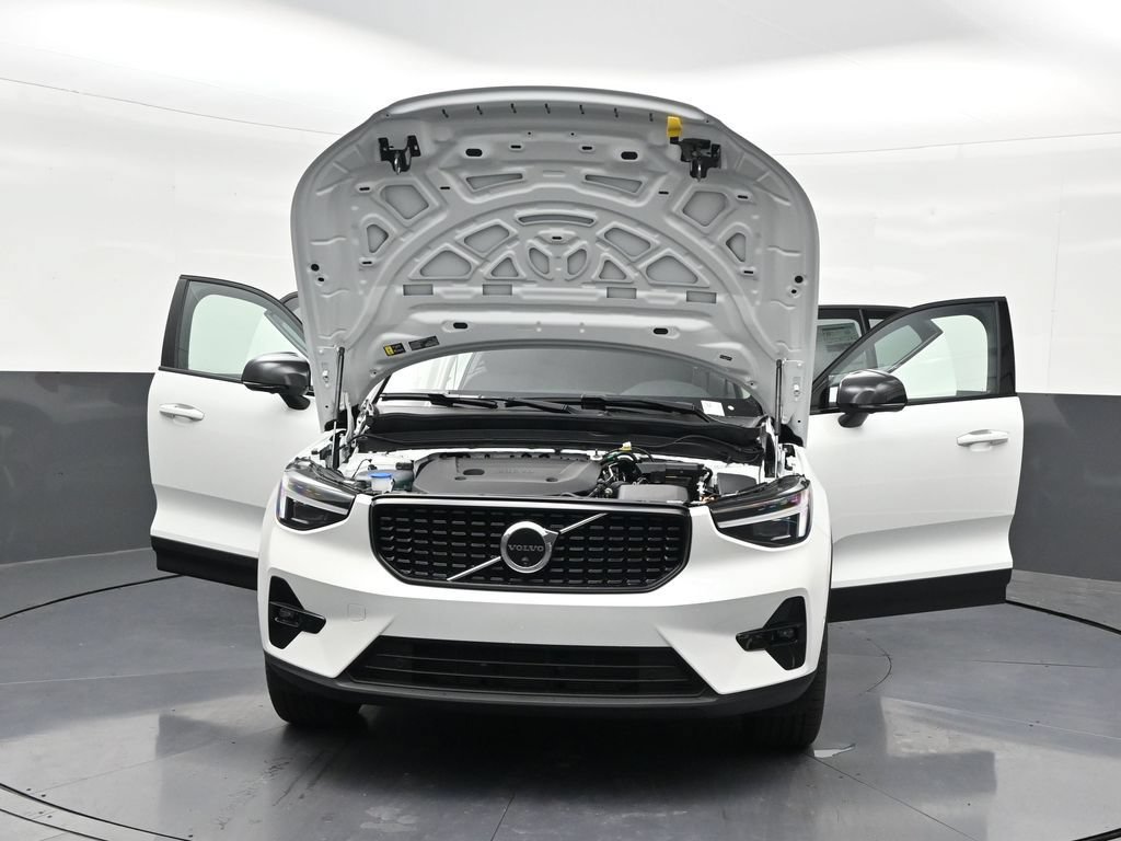 New 2026 Volvo XC40 B5 Plus w/ Climate Package AWD/4WD image 35