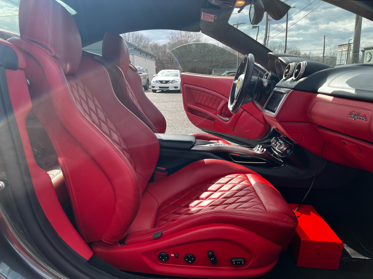 Used 2012 Ferrari California image 27