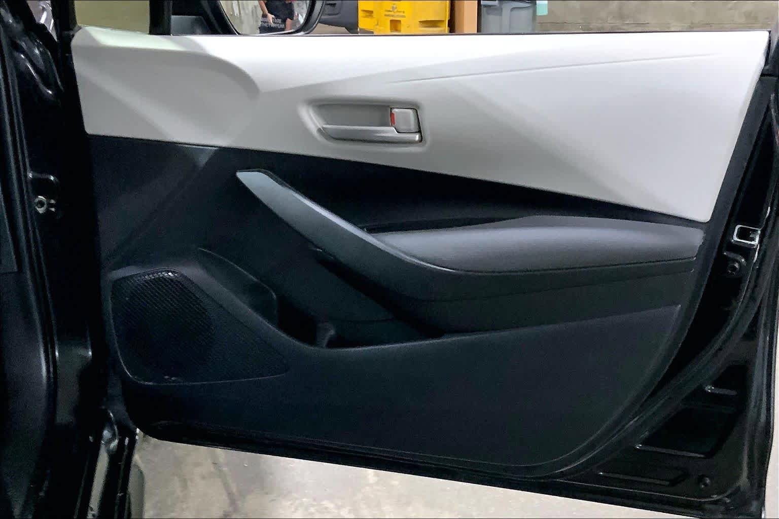 Used 2020 Toyota Corolla LE FWD image 23
