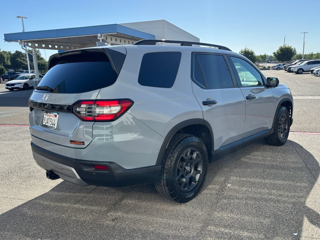 Used 2023 Honda Pilot TrailSport image 5