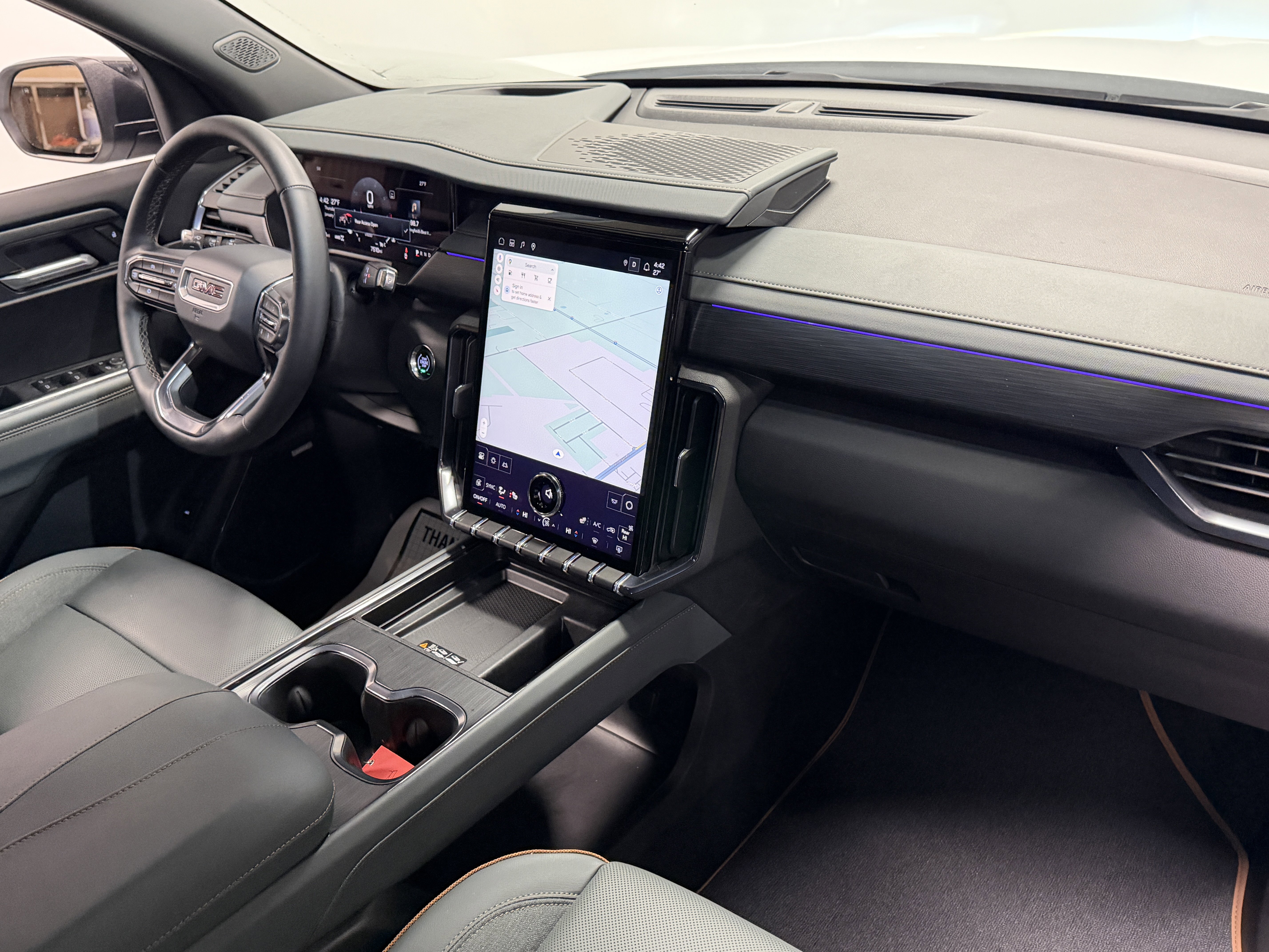 Used 2025 GMC Acadia AT4 w/ Luxury Package image 29