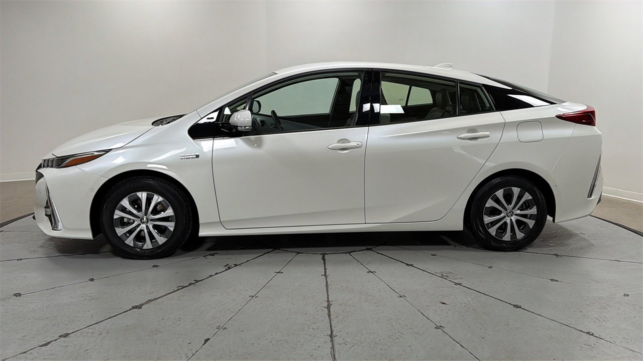Used 2020 Toyota Prius Prime Limited image 8