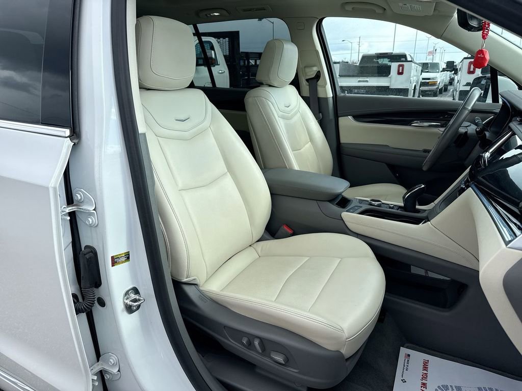 Used 2023 Cadillac XT6 Premium Luxury w/ Technology Package image 26