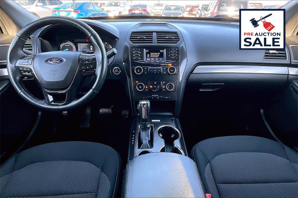Used 2018 Ford Explorer XLT image 15