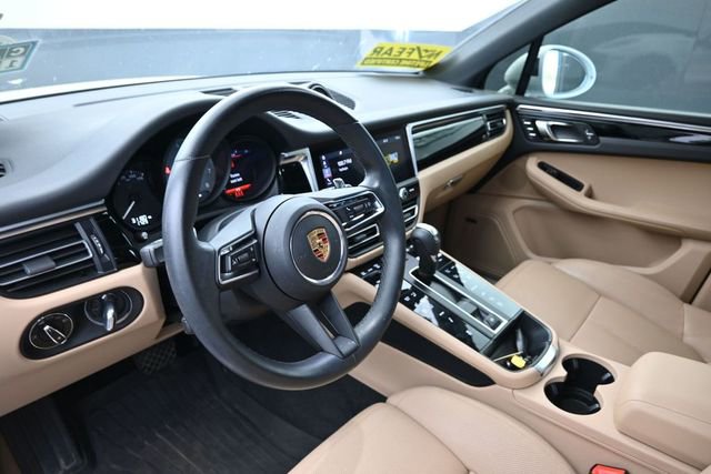 Used 2023 Porsche Macan S AWD/4WD image 17