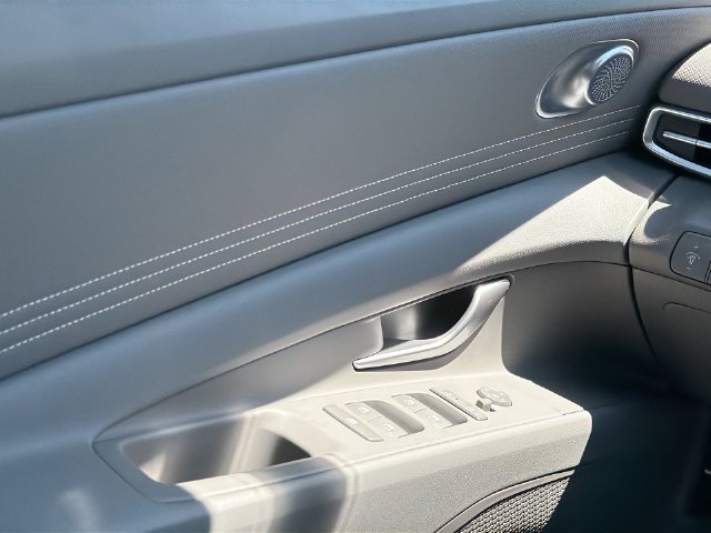 New 2026 Hyundai Elantra Sport FWD image 24