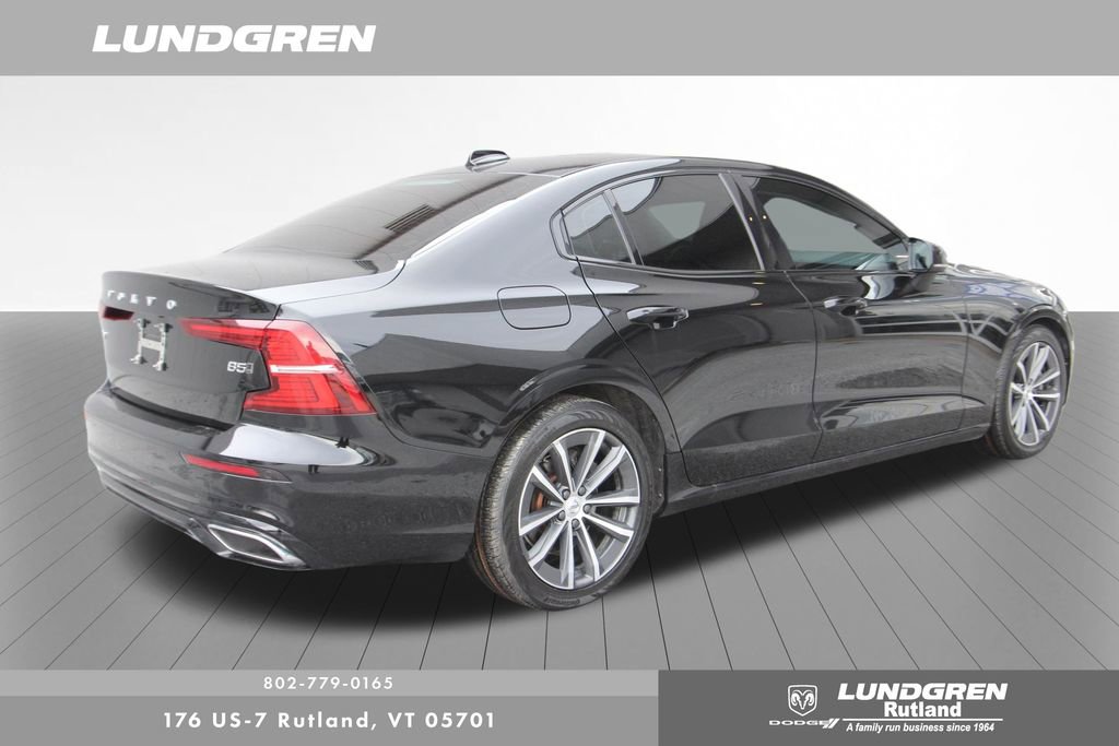 Used 2022 Volvo S60 B5 Momentum w/ Premium Package AWD/4WD image 3