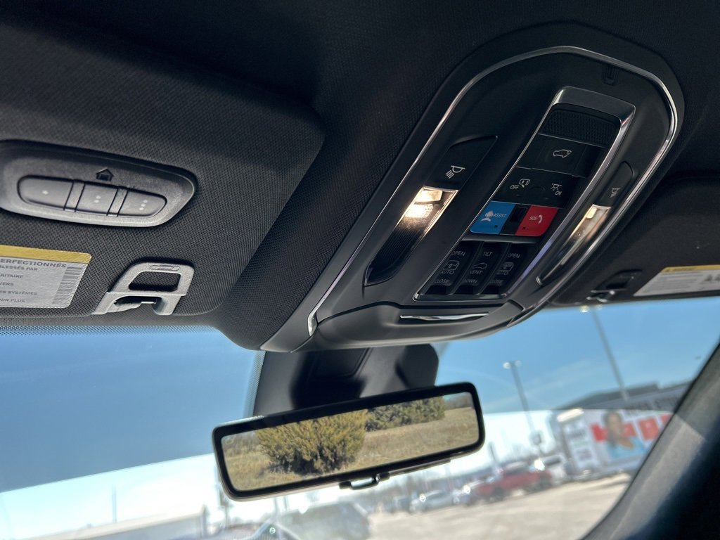 Used 2025 Jeep Grand Cherokee L Overland w/ Luxury Tech Group IV image 16