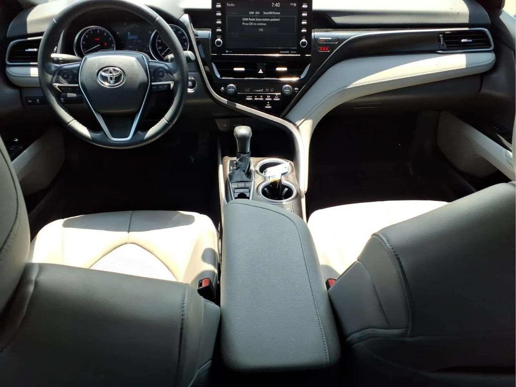 Used 2022 Toyota Camry XLE FWD image 10