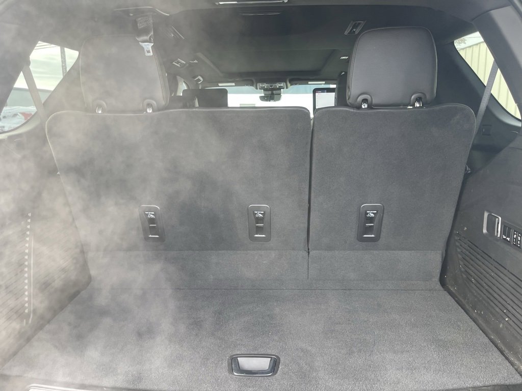 Used 2023 GMC Yukon Denali w/ Denali Reserve Package image 21