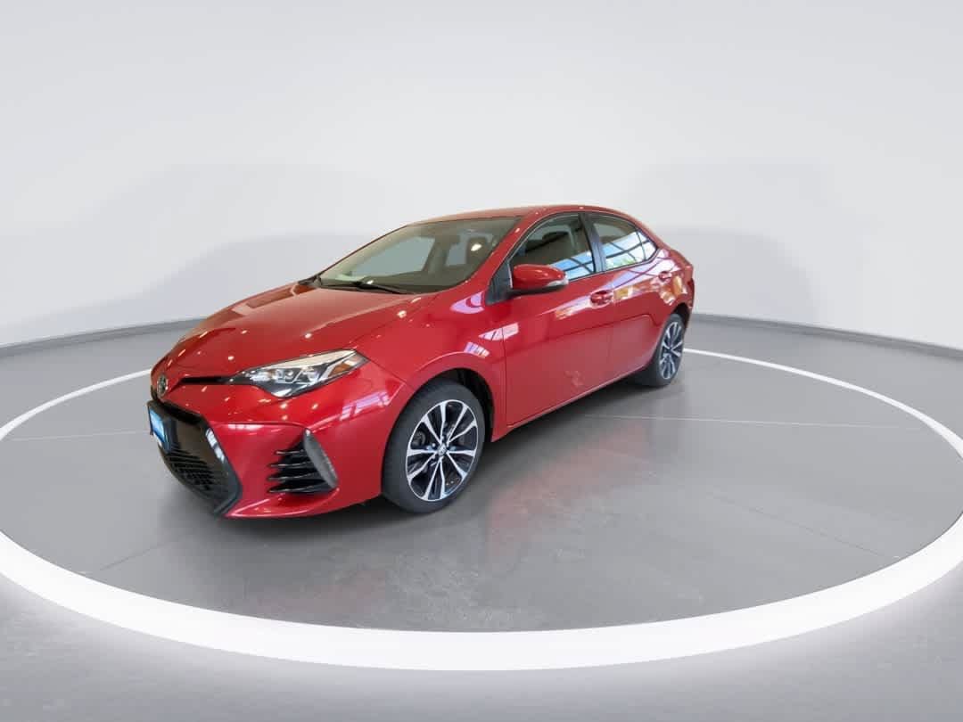 Used 2017 Toyota Corolla SE w/ SE Premium Package FWD image 4