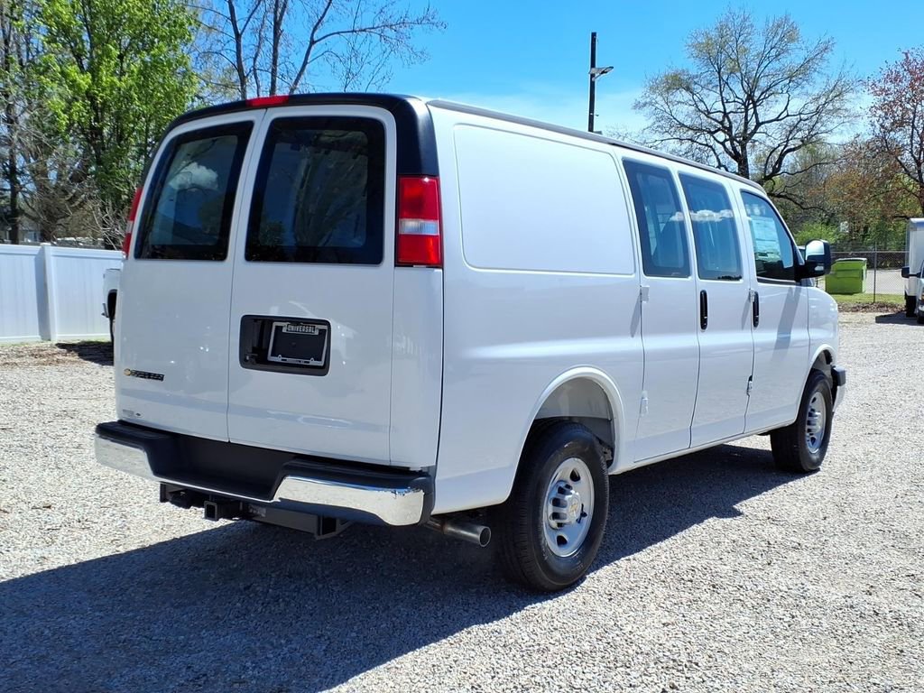 New 2026 Chevrolet Express 2500 w/ Driver Convenience Package RWD image 10
