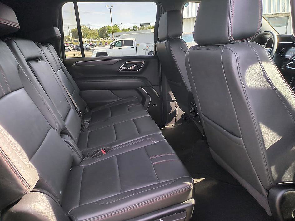 Used 2024 Chevrolet Suburban RST RWD image 32