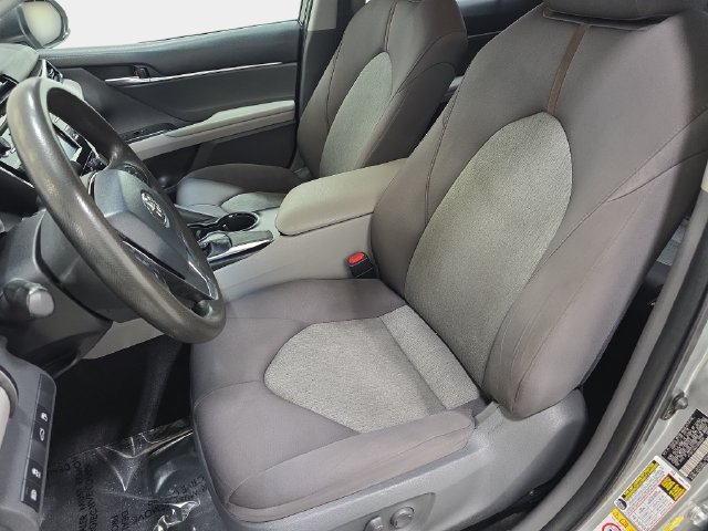 Used 2018 Toyota Camry LE FWD image 13