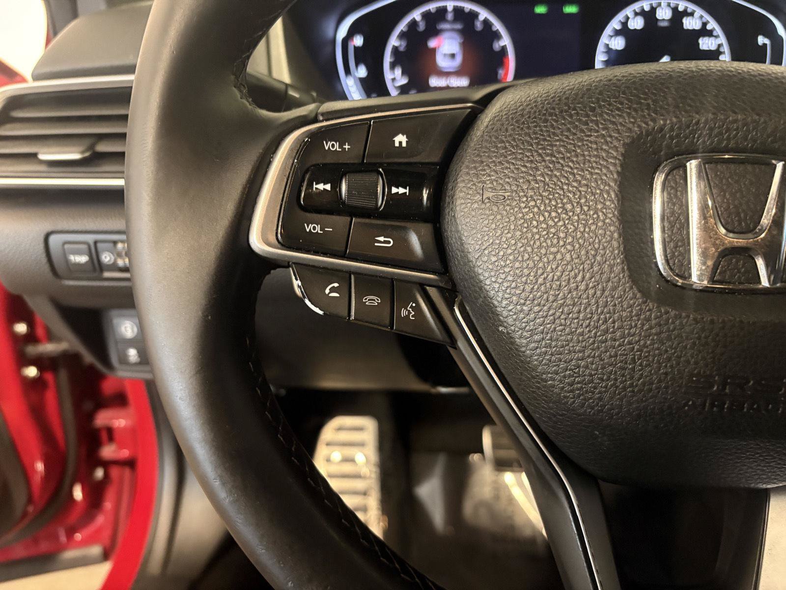 Used 2018 Honda Accord Sport image 18