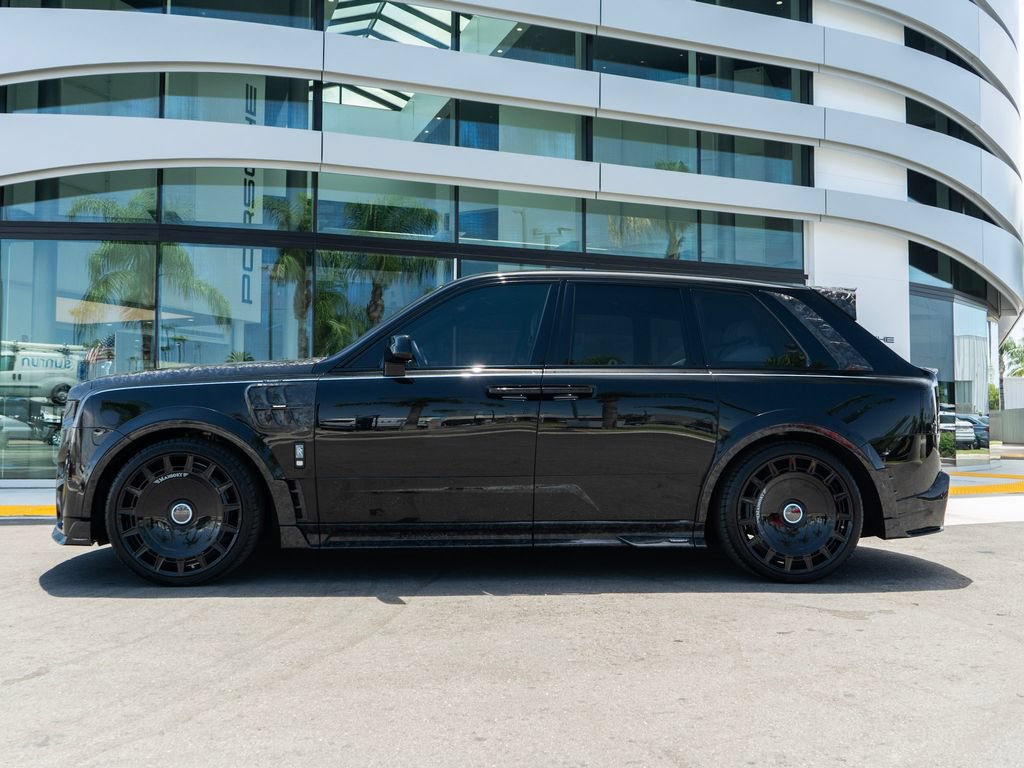 Used 2026 Rolls-Royce Cullinan AWD/4WD image 2