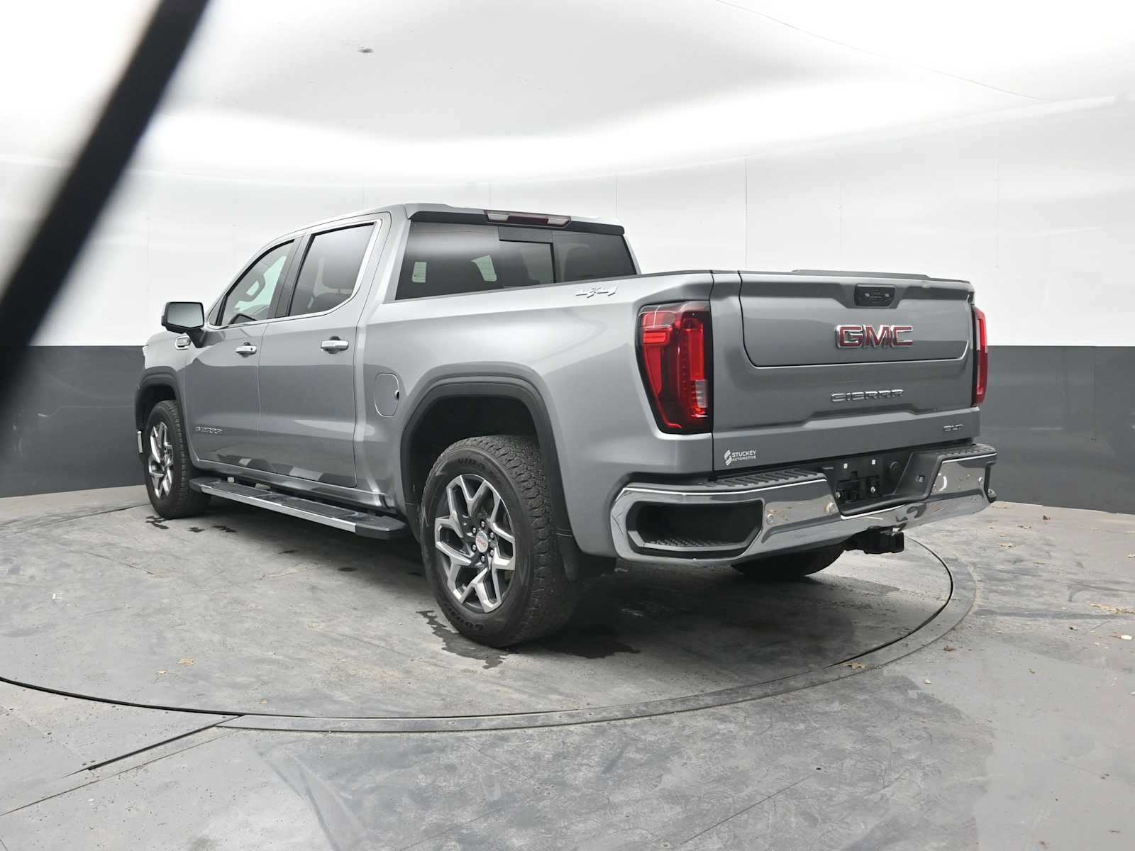 Used 2024 GMC Sierra 1500 SLT w/ SLT Premium Plus Package AWD/4WD image 3