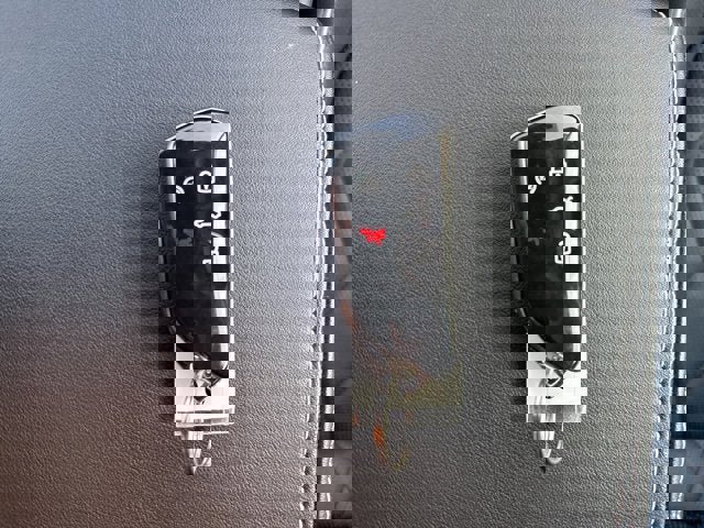 Used 2024 Volkswagen Atlas Cross Sport SEL Premium R-Line image 25